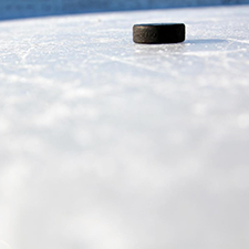 Un jeune hockeyeur devenu tétraplégique à la suite d’une violente mise en échec obtient des dommages-intérêts de plus de 8 M$.